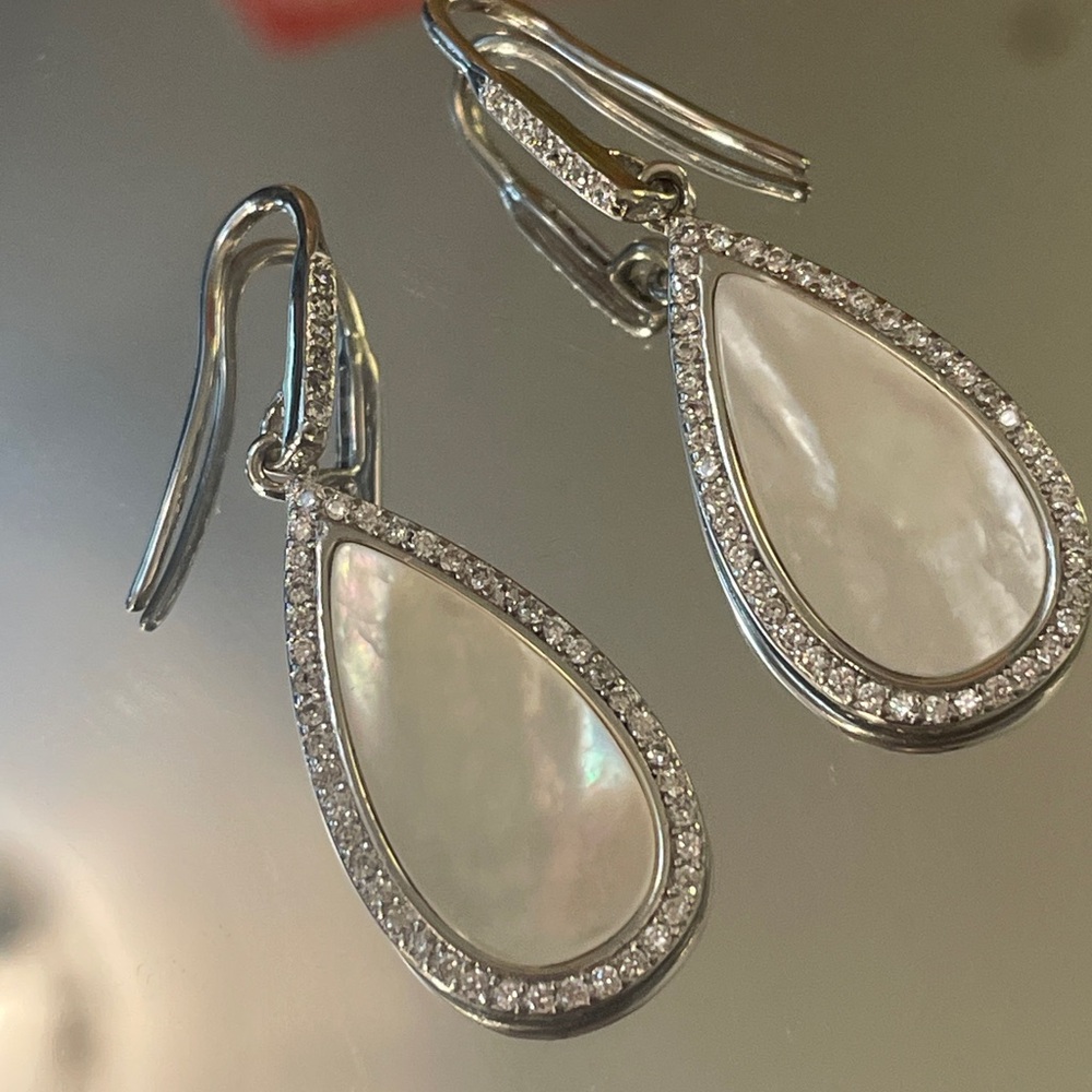 Elegant 925 Silver, mother of pearl teardrop surrounded by diamonds Earrings - Picture 5 of 6